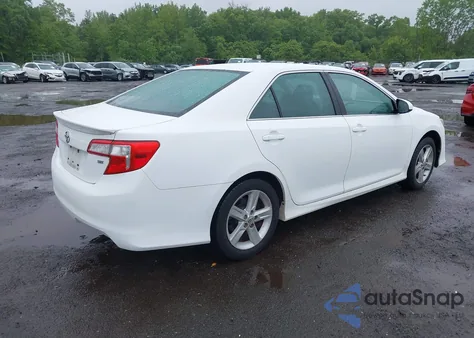 2014 Toyota Camry Se z USA, uszkodzony, nr VIN 4T1BF1FK3EU407229